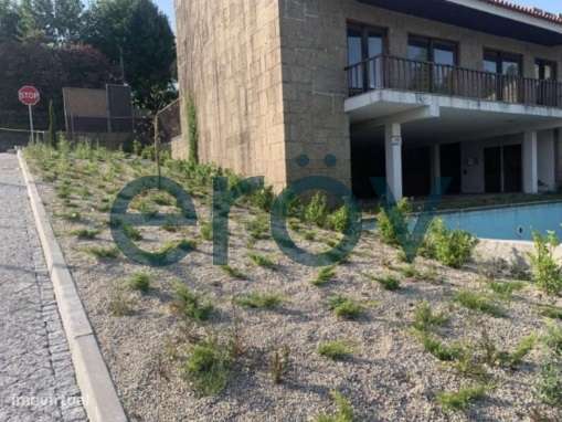 Moradia Unifamiliar com Piscina em Azurém, Guimarães – Próxima da Univ-28