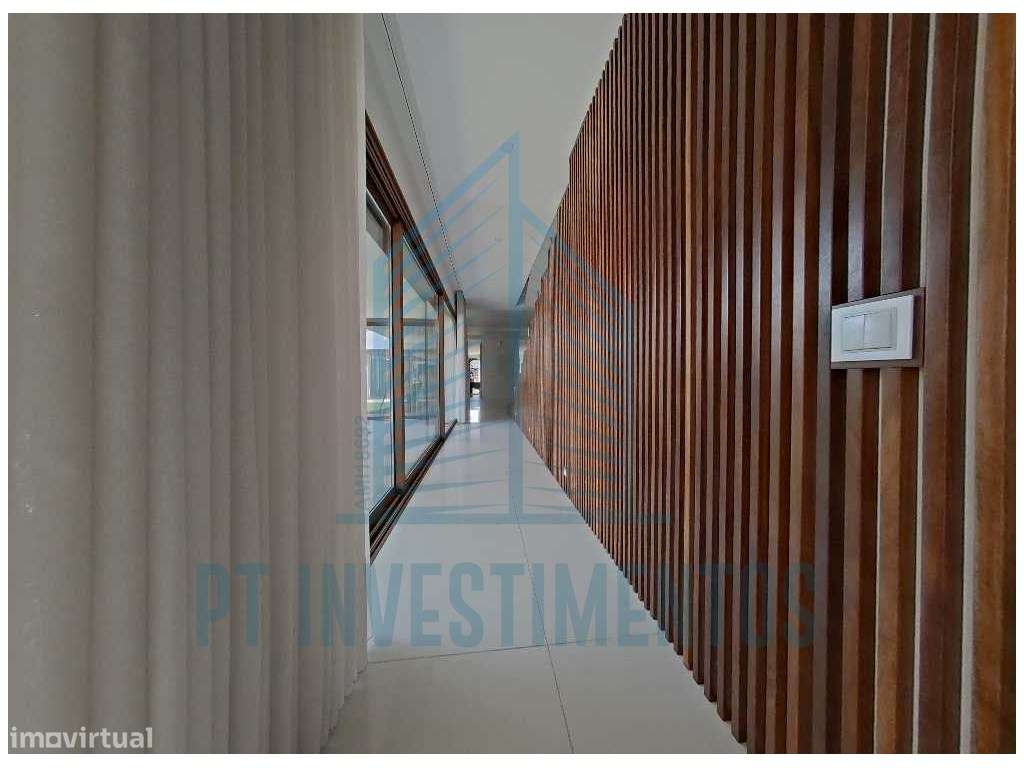 Moradia semi-nova T5+1 em Santa Joana - Aveiro-30