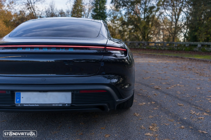 Porsche Taycan Turbo S - 31