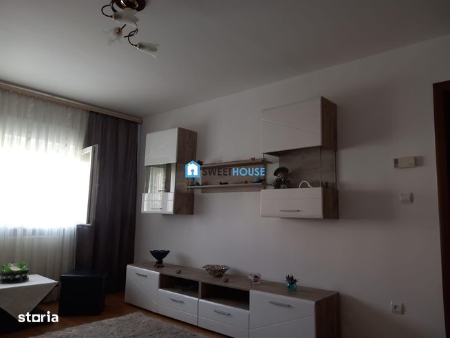 Apartament cu 2 camere etaj 3 in  Fagaras zona centrala-1