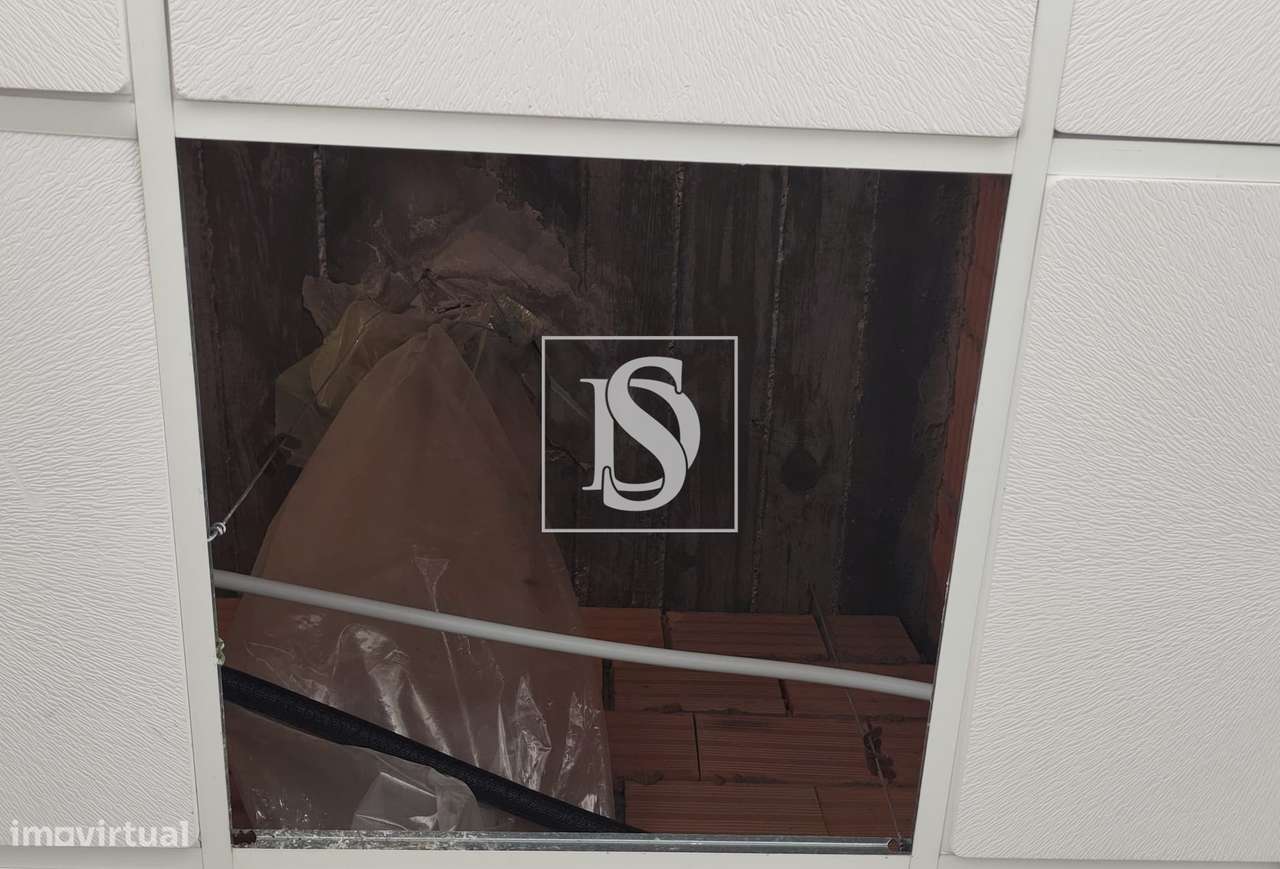 Espaço Comercial com autorização para Habitação | Zona Alta de Torres-13