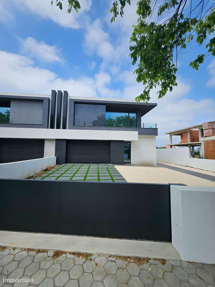 Moradia T4 à venda em Santa Joana, Aveiro-12