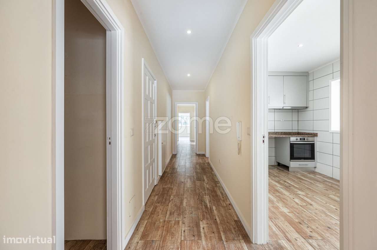 Apartamento T3 Renovado com Garagem Box em Águas Santas-8
