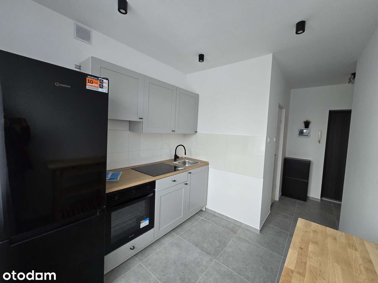 Wynajmę Kawalerkę 37m2 po Kap. Remoncie - Umeblowana - niski czynsz - Pełny obrazek: 2/6