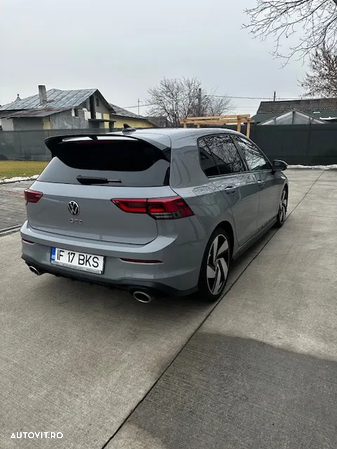 Volkswagen Golf - 18