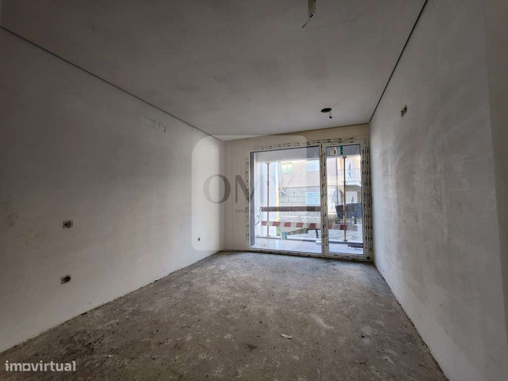 T2 com Duas Frentes Junto ao Parque Corgo em Vila Real-5