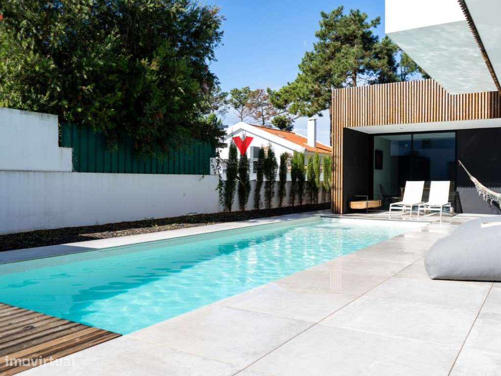 Moradia com Piscina na Aroeira-10