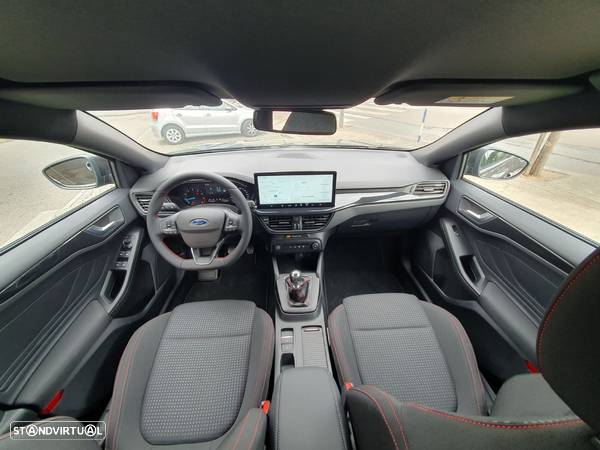 Ford Focus 1.0 EcoBoost MHEV ST-Line - 26