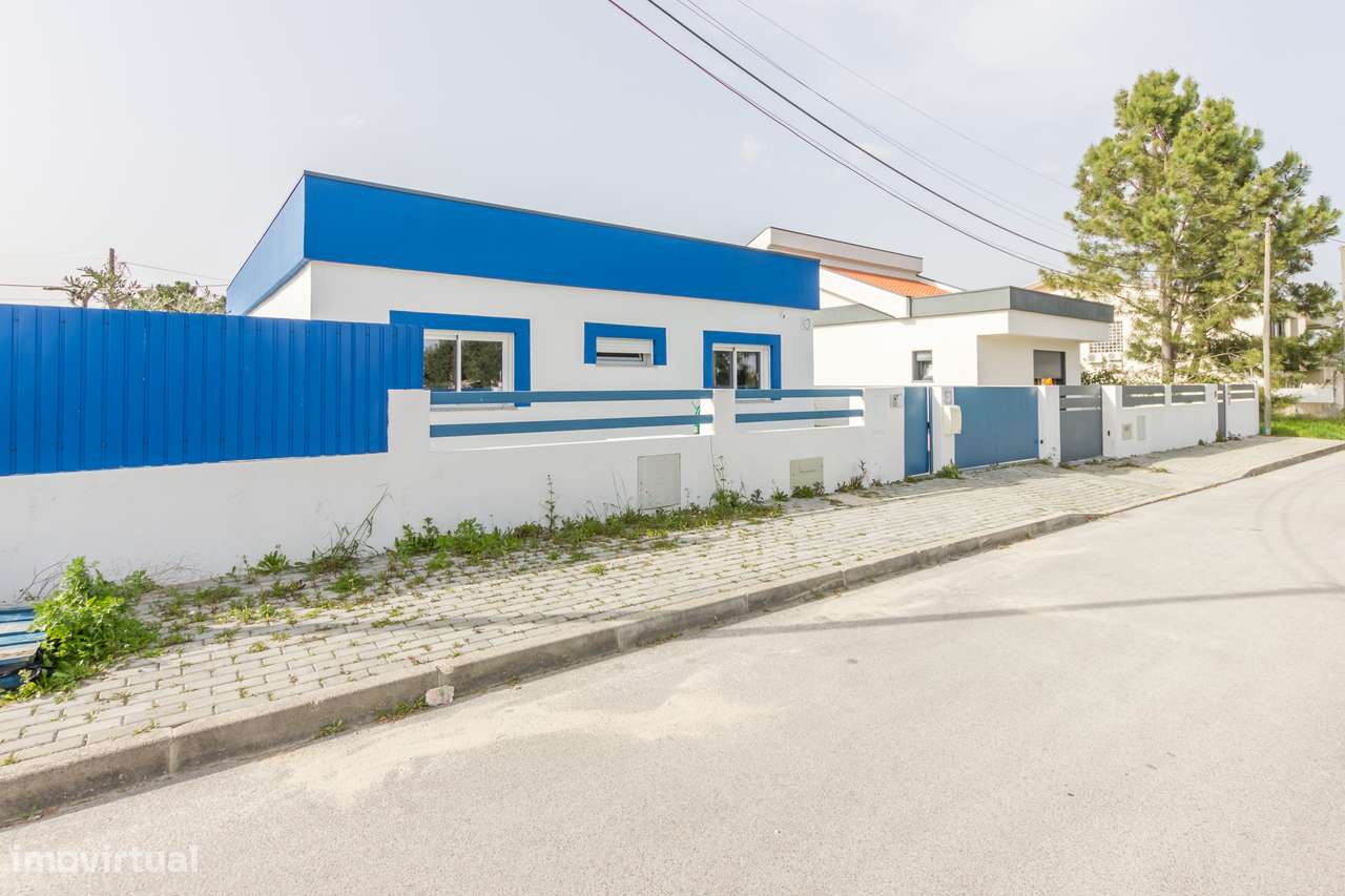 Moradia isolada com piscina aquecida num terreno de 398 m²!-9