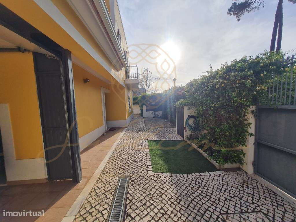 Moradia com 4 Assoalhadas com Garagem - Grande imagem: 4/30