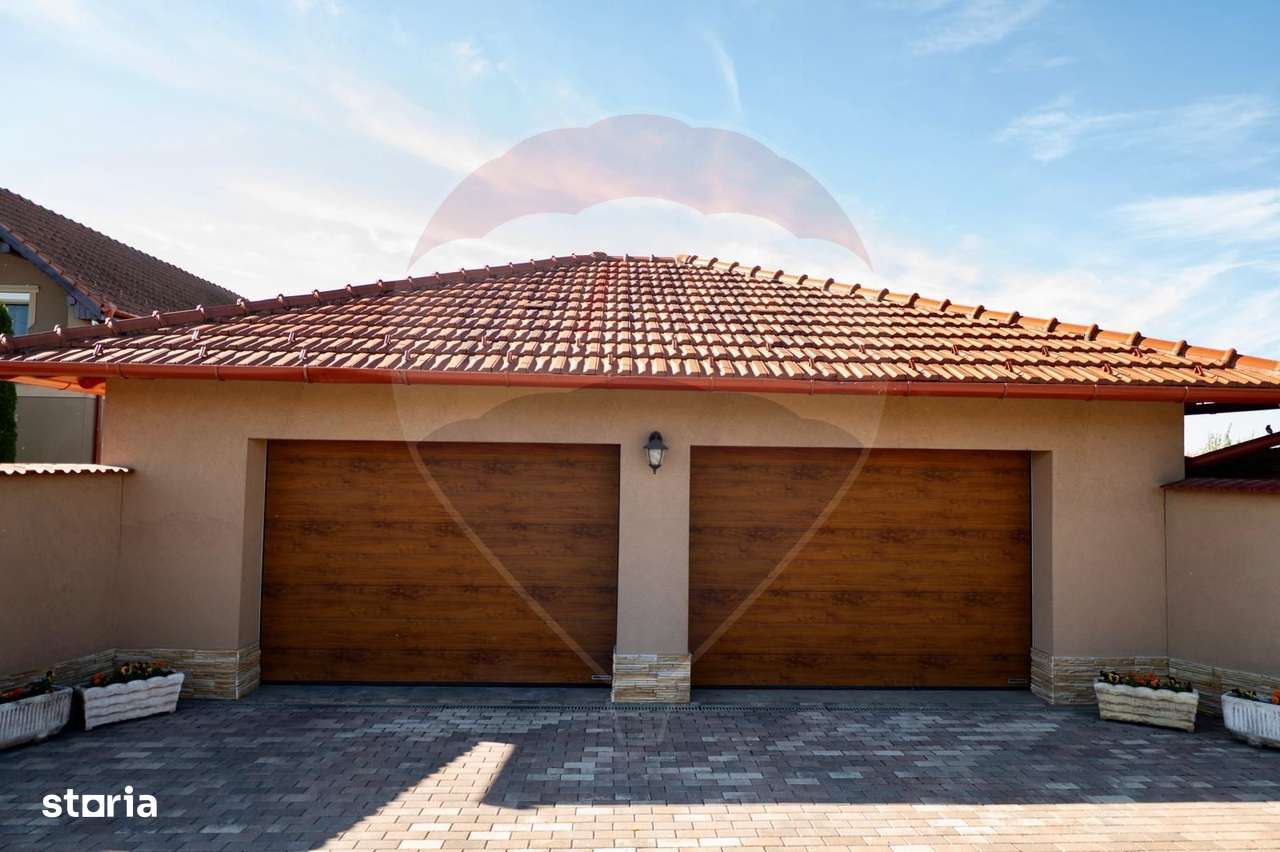 Casă / Vilă cu 5 camere de vânzare cu teren 2687mp in Madaras-2