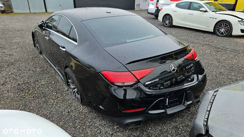 Mercedes-Benz CLS - 6