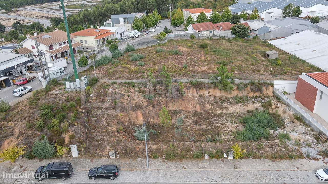 Lote de terreno urbano em Orgens - Grande imagem: 3/12