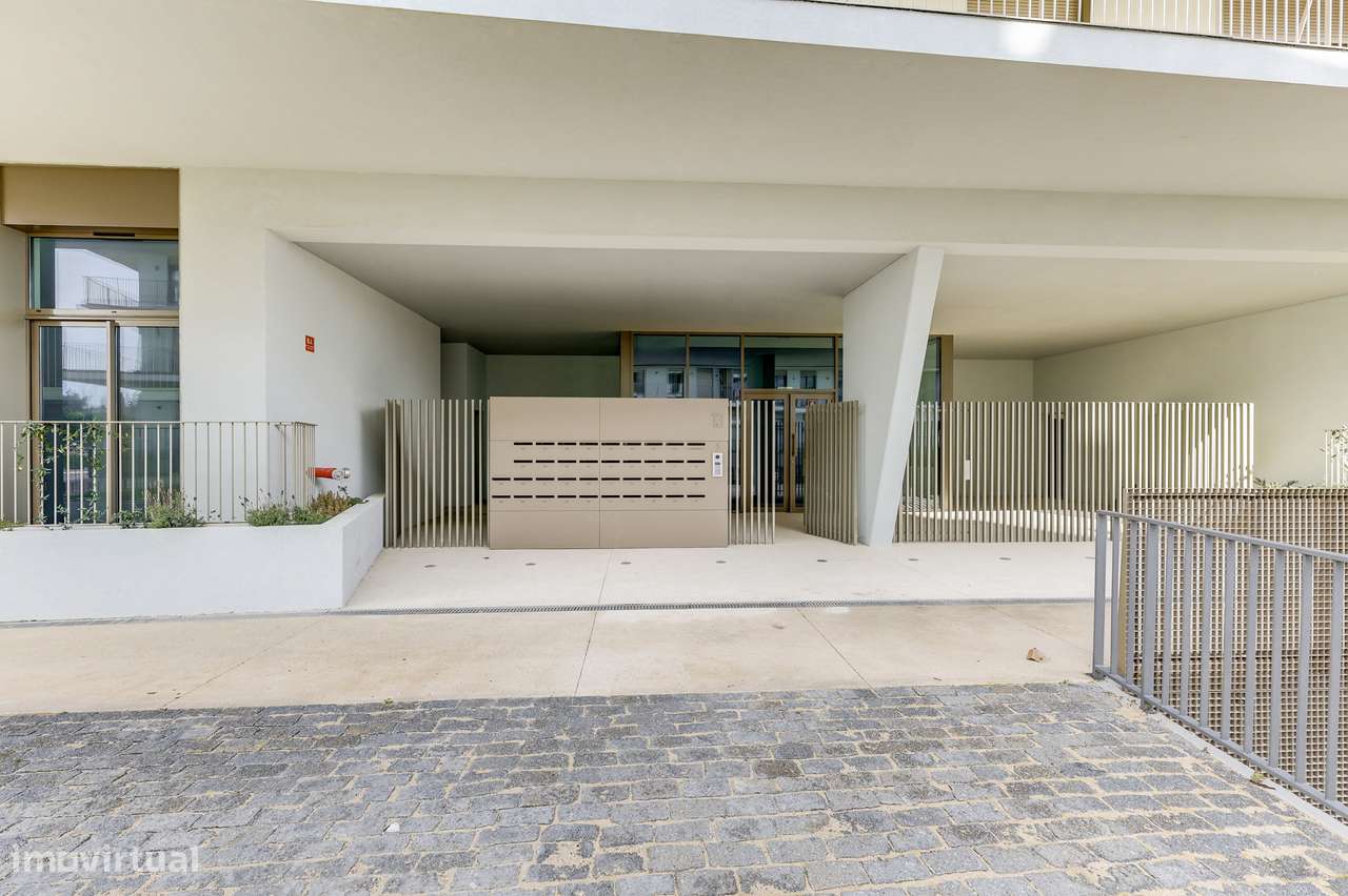 Luxo Contemporâneo em Miraflores: T1 Novo com Varandas, Piscina e Giná - Grande imagem: 2/30