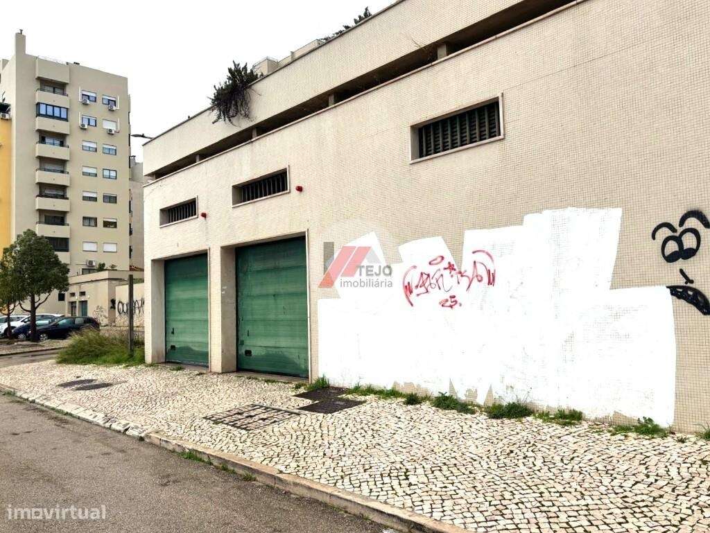 Arrenda I Parqueamento I 12 m2 I Alto do Seixalinho - Grande imagem: 5/6