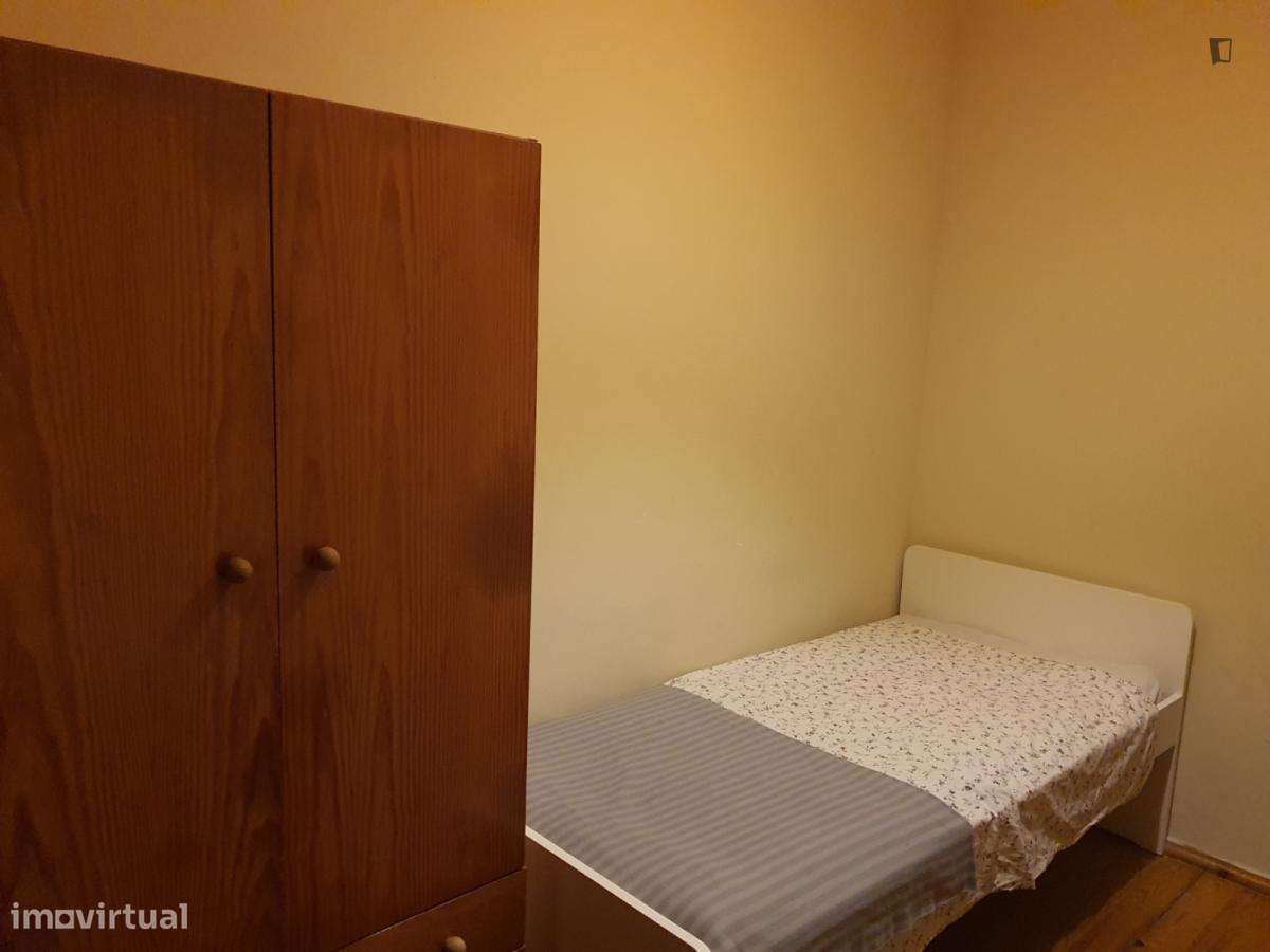 Quarto - localizado em Alameda Lisbon - Grande imagem: 5/10