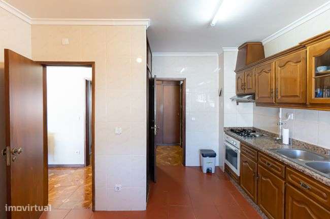 Apartamento T4 em Mafamude – Excelente Localização e Exposição Solar-6