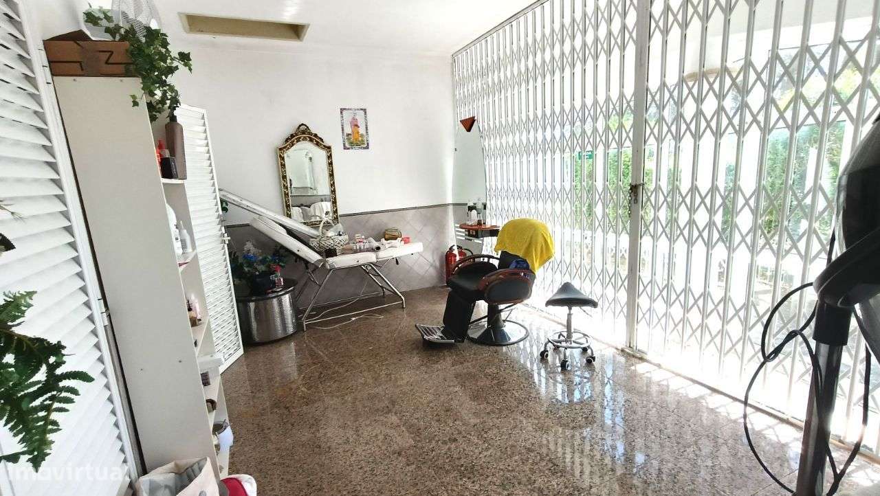 Quinta Pegões Velhos, junto á adega, com moradia e armazém lote 3,8 ha-11