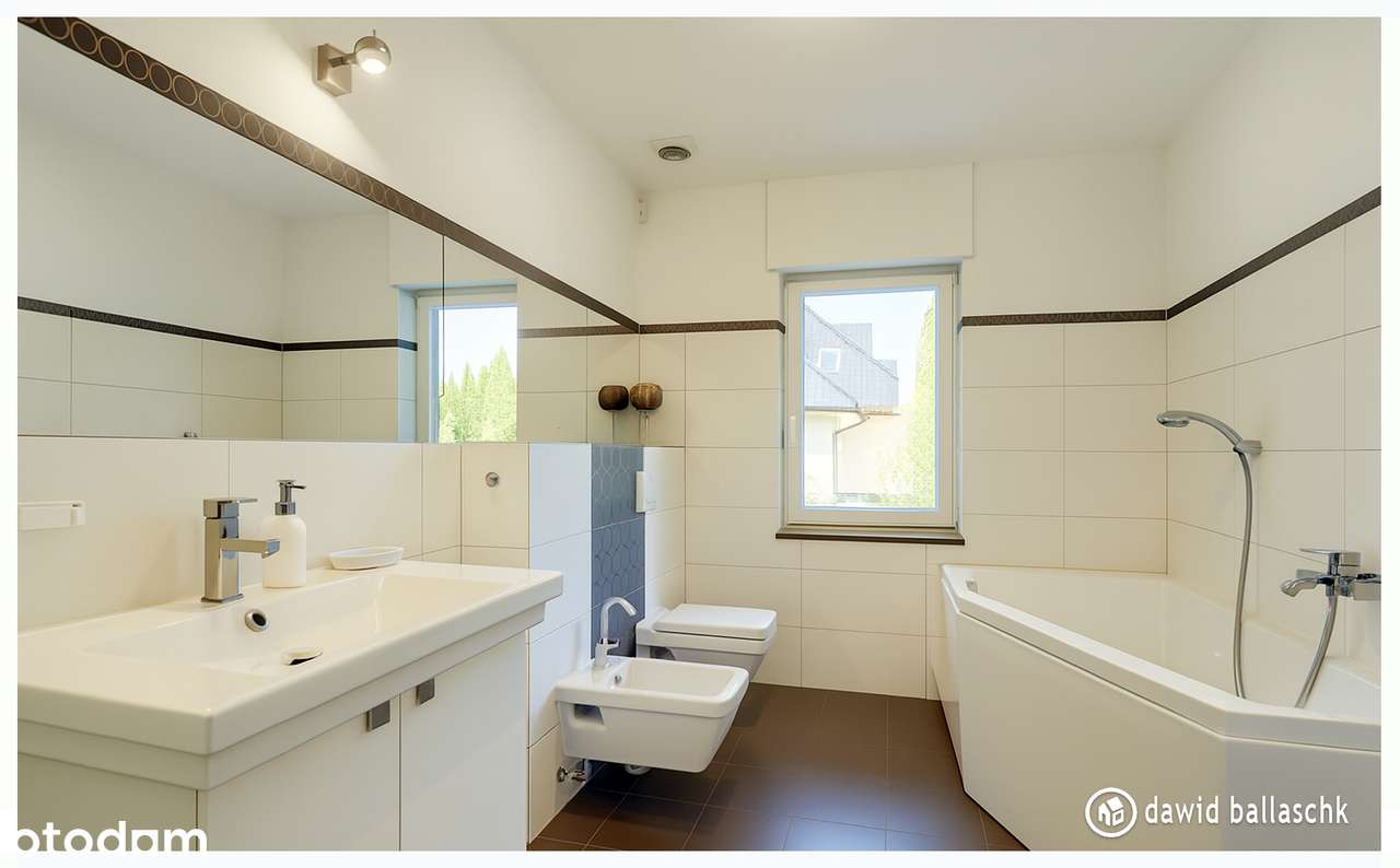 Wyjątkowy dom dwurodzinny na skraju lasu-8