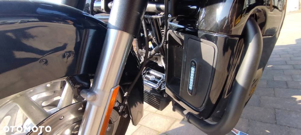 Harley-Davidson Touring Road Glide - 12