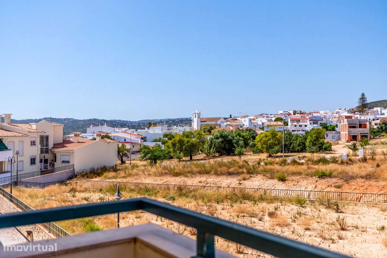 Apartamento Morderno T4 com Vista Mar, Elevador , Garagem e 166 m² em-12
