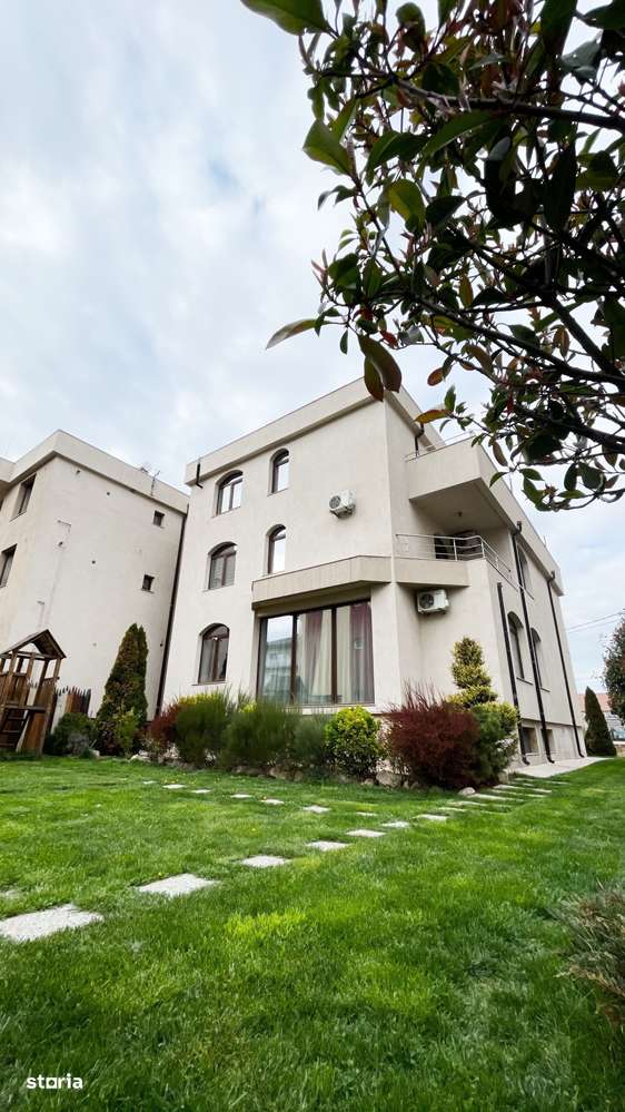 Vila turistica de vanzare in Mamaia Nord-2