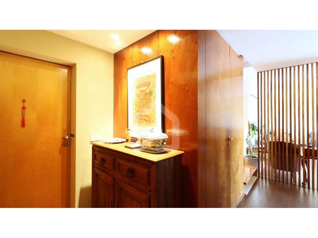 Penthouse T3 Duplex, com terraço no Centro da Cidade-8