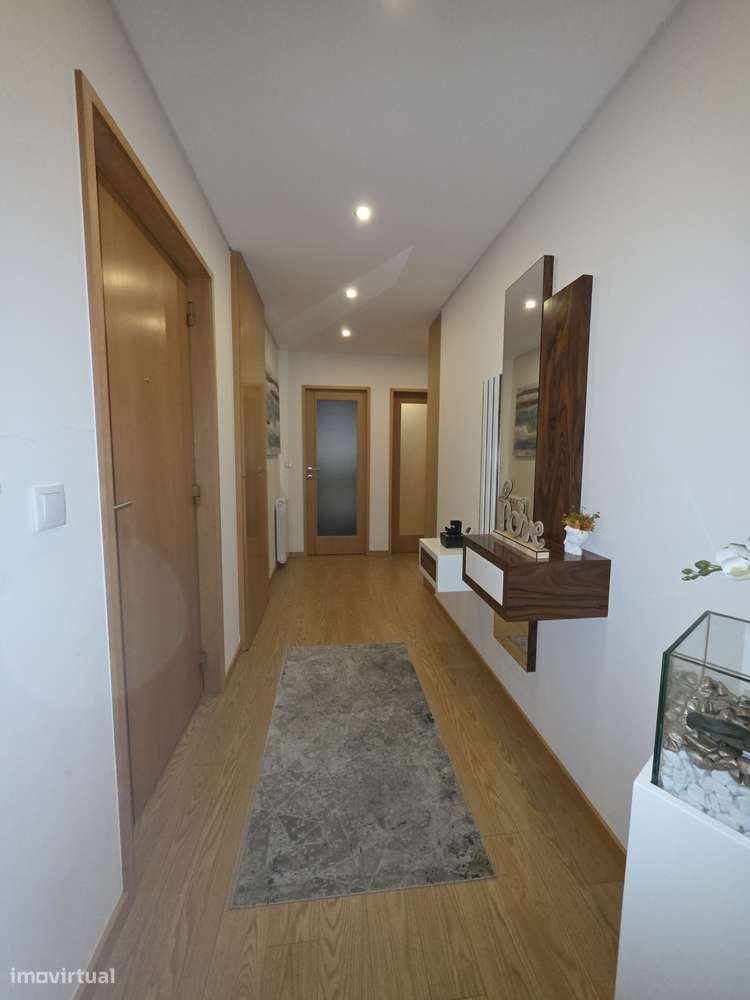 Fantástico apartamento T3 com terraço nos Passionistas-10