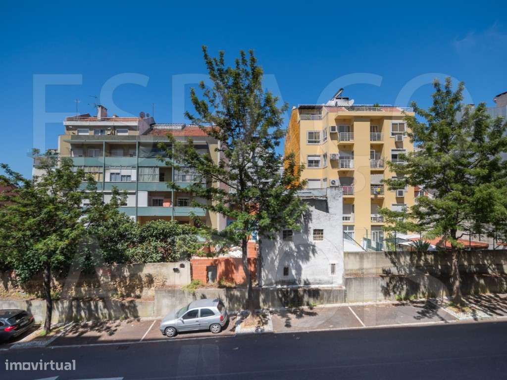 T3 com Vista Rio, Estacionamento e 2 Varandas junto à Estação de Br...-39