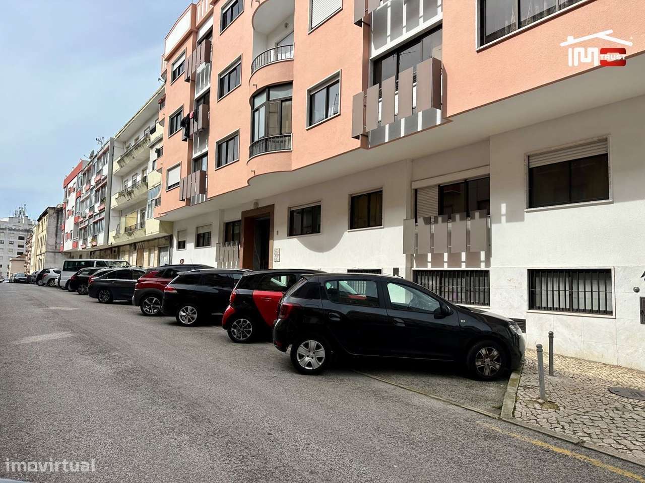 Garagem Box Fechada com Eletricidade - O Seu Refúgio Seguro. - Grande imagem: 2/13