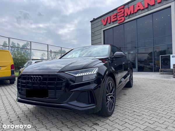 Audi Q8 - 1