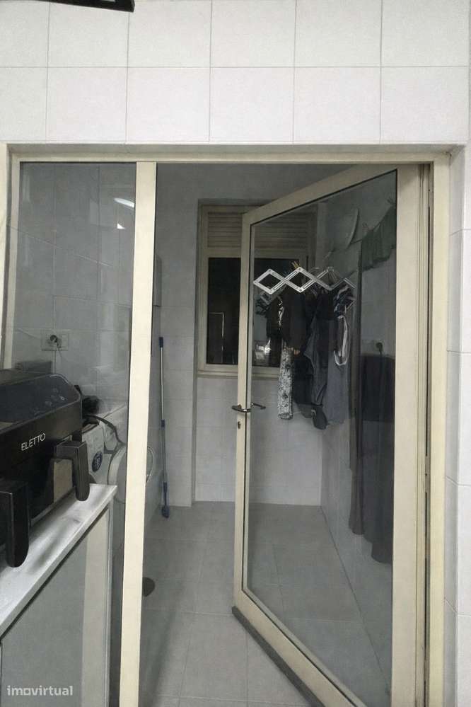 Apartamento T2 | Lugar Garagem | Elevador | São Cosme | Exclusivo-4