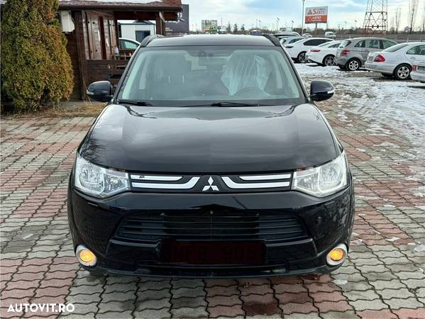 Mitsubishi Outlander 2.2 DI-D 4WD Automatik Instyle - 9