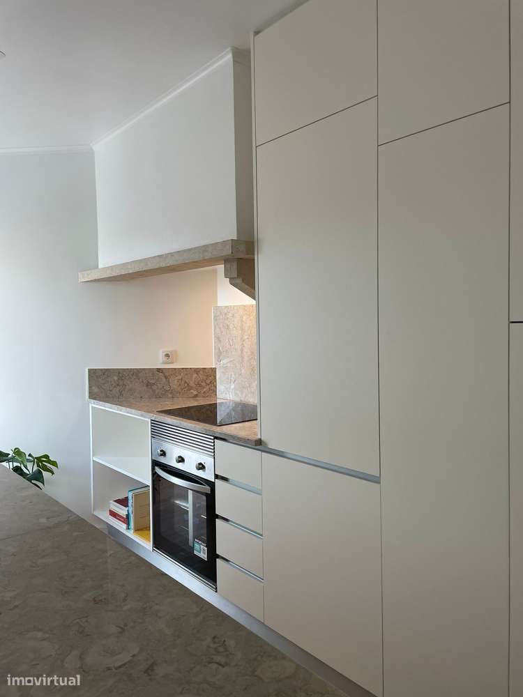 Apartamento totalmente remodelado, Avenida Pedro Alvares Cabral, 18 - Grande imagem: 2/19