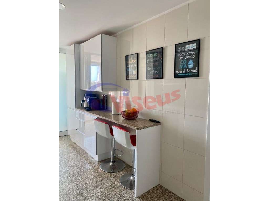 Apartamento T2 Penthouse Mobilado-5