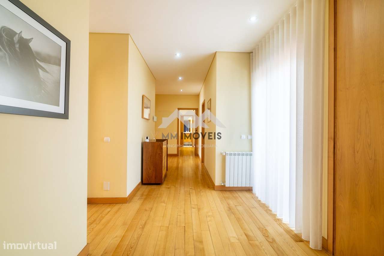 Moradia T6 | Braga | Isolada | Piscina | 1 000m2 | Terraço | Jardim |-40