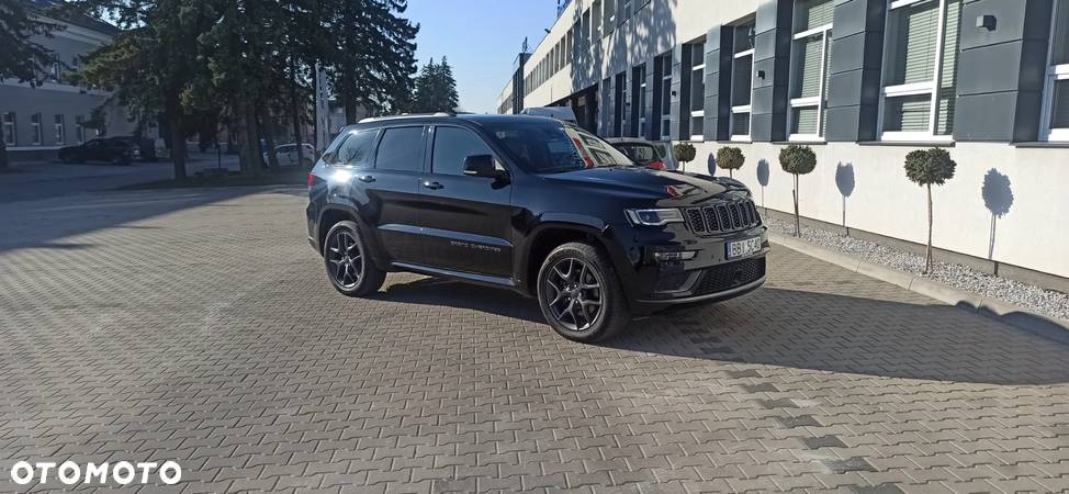 Jeep Grand Cherokee - 11