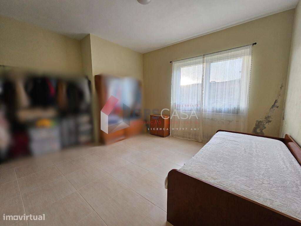 Moradia T4 com garagem – terreno de 1.936 m2-28