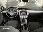 Volkswagen Passat 2.0 TDI SCR Comfortline - 12