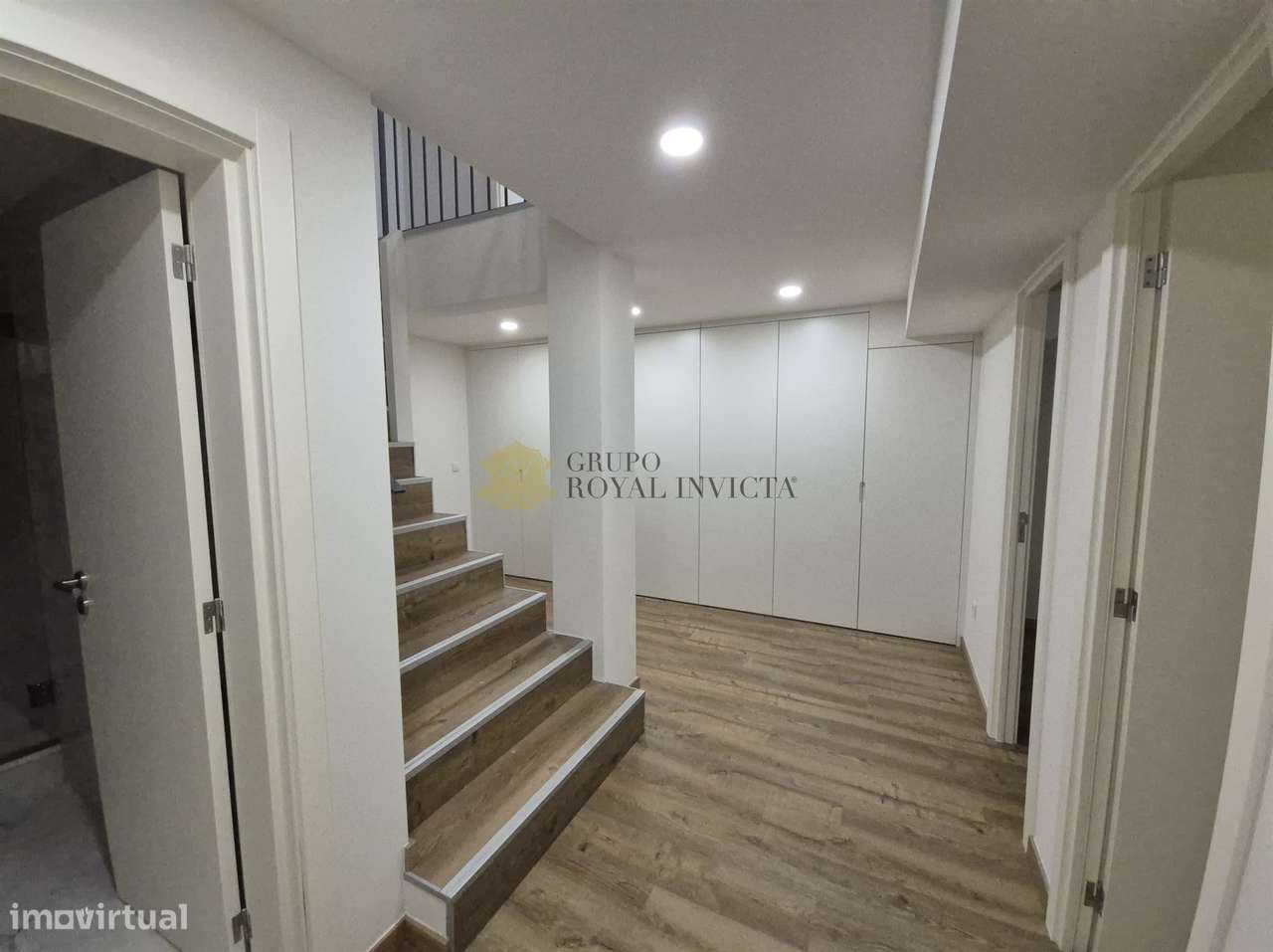 Oportunidade – Apartamento T2 Remodelado no Porto-17