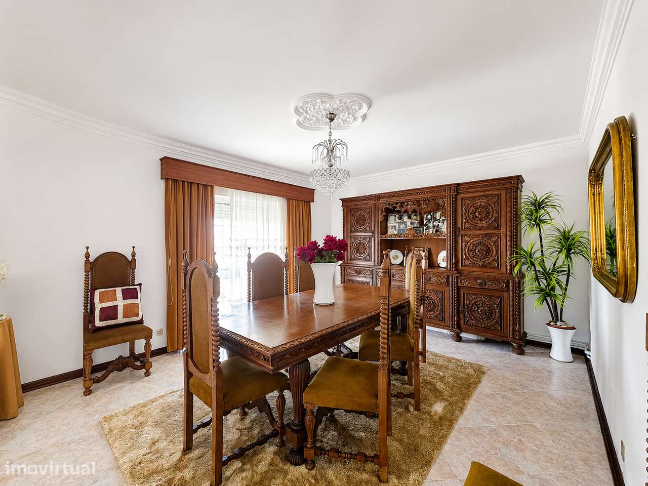 Moradia T5 em Darque com Jardim, Garagem e Anexo-7
