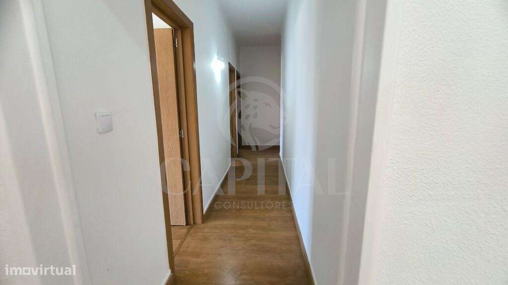 Apartamento T4 nas Mercês-34
