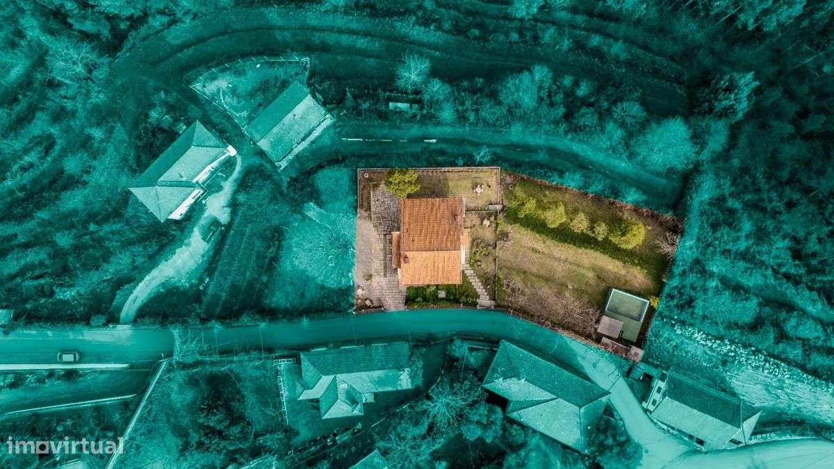 Exclusiva Moradia T4 com 556m² e 1.000m² de Terreno-35