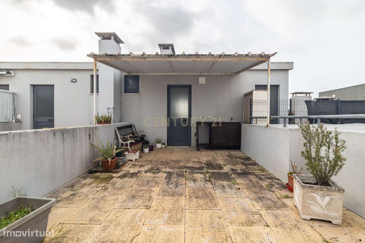 Apartamento T2 na  Quinta do Bom Retiro, Sobreda-25