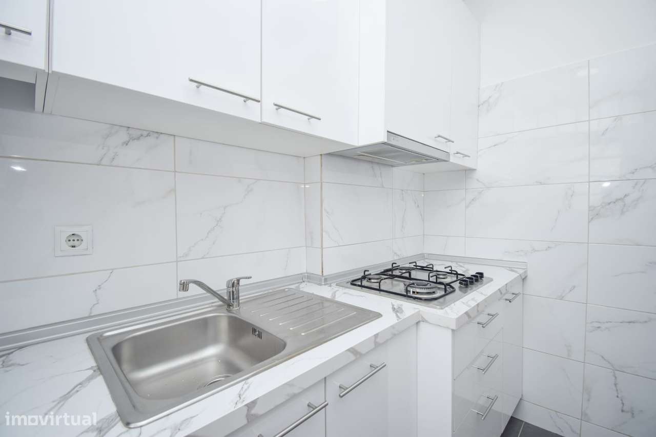 Apartamento T2 à venda em Lisboa-12