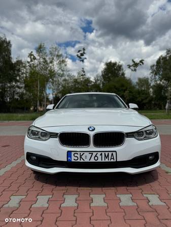 BMW Seria 3 318d - 5