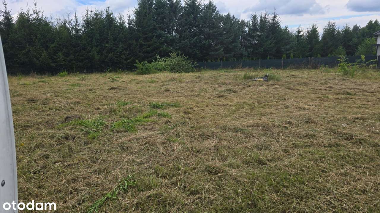 Prywatność i przestrzeń – Działka 1688 m² w Kiekrzu-0