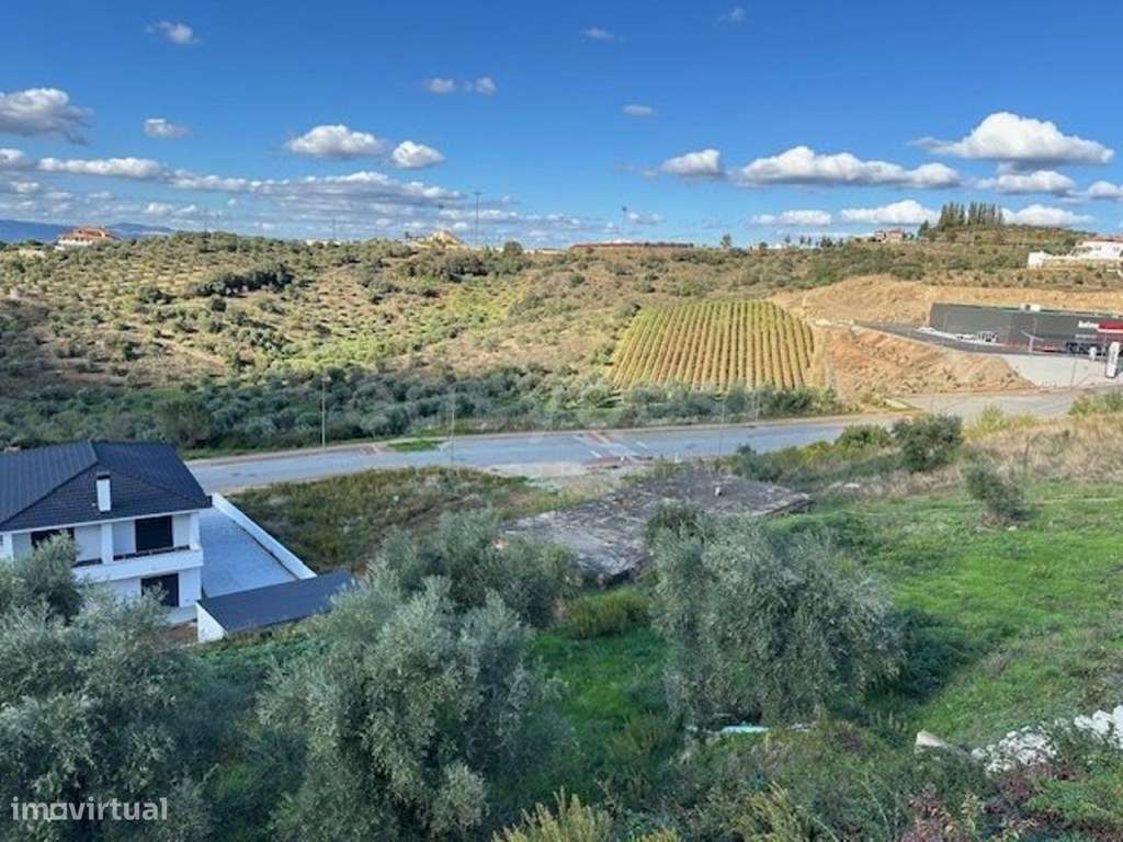 Magnifico Lote moradia com 447m2 situado na Capitoa Torre de Moncorvo. - Grande imagem: 2/14