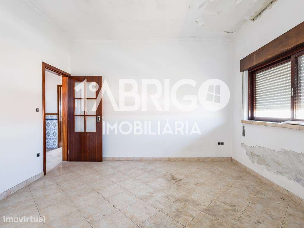Moradia T4, perto do centro da cidade da Marinha Grande-14
