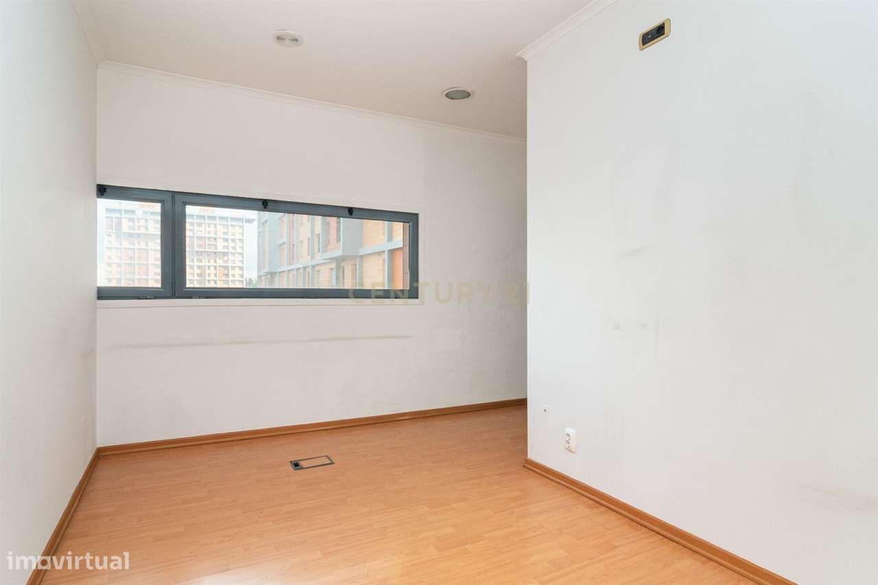 Escritório Moderno, com vista panorâmica, em Lisboa-8